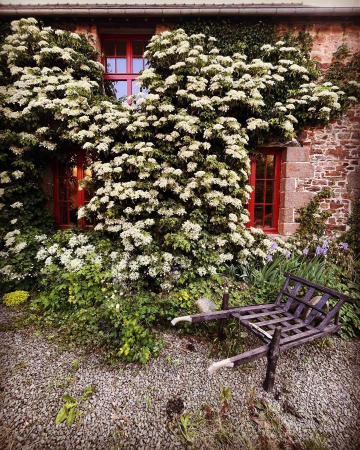 ホテル Domaine Du Tertre Ychot ドル・デ・ブルターニュ エクステリア 写真